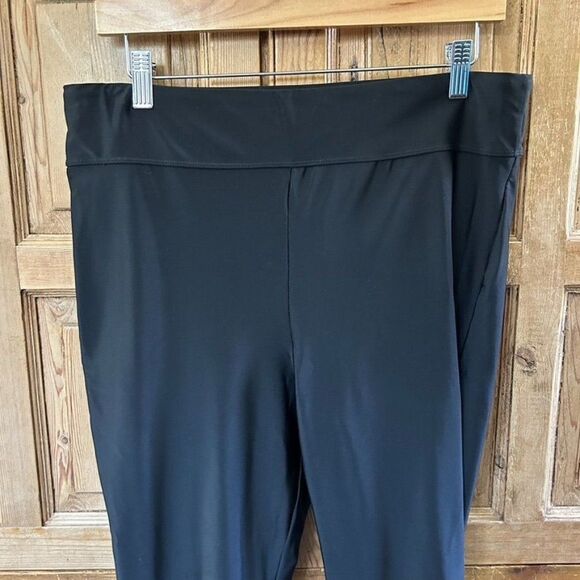 Torrid 2 Black Leggings 2X Cropped Athletic Active High-Rise Capri Swim Leggings - Picture 2 of 10